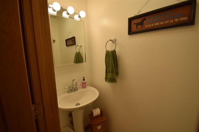 Builiding view thirty four for 47944 County Road 673, Lawrence, MI. 49064