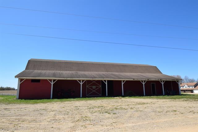 Builiding view three for 47944 County Road 673, Lawrence, MI. 49064