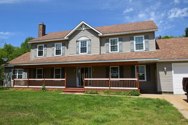 Builiding view two for 47944 County Road 673, Lawrence, MI. 49064