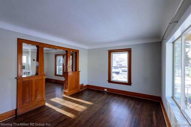 Builiding view eight for 329 7Th, Monroe, MI. 48161