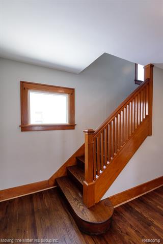 Builiding view eighteen for 329 7Th, Monroe, MI. 48161