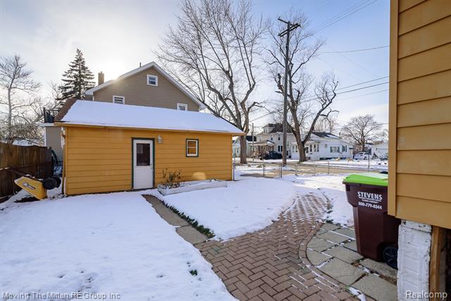 Builiding view forty for 329 7Th, Monroe, MI. 48161