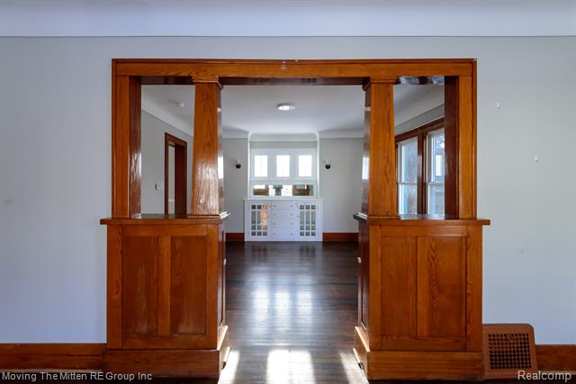 Builiding view nine for 329 7Th, Monroe, MI. 48161