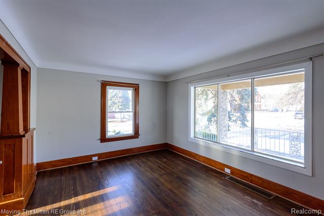 Builiding view seven for 329 7Th, Monroe, MI. 48161