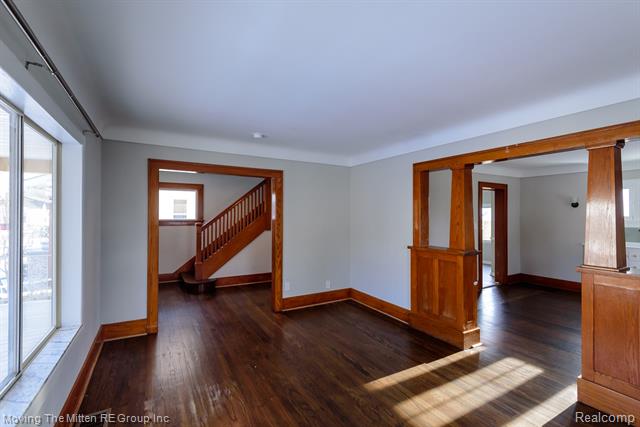 Builiding view six for 329 7Th, Monroe, MI. 48161