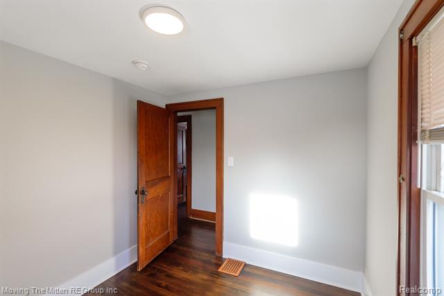 Builiding view thirty one for 329 7Th, Monroe, MI. 48161