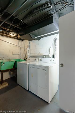 Builiding view thirty seven for 329 7Th, Monroe, MI. 48161