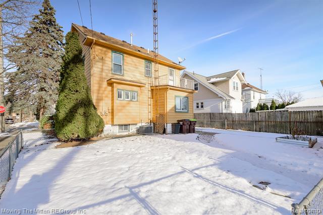 Builiding view thirty six for 329 7Th, Monroe, MI. 48161