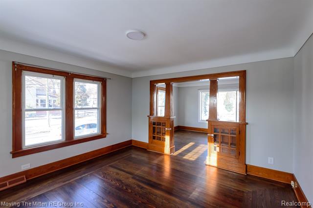 Builiding view twelve for 329 7Th, Monroe, MI. 48161