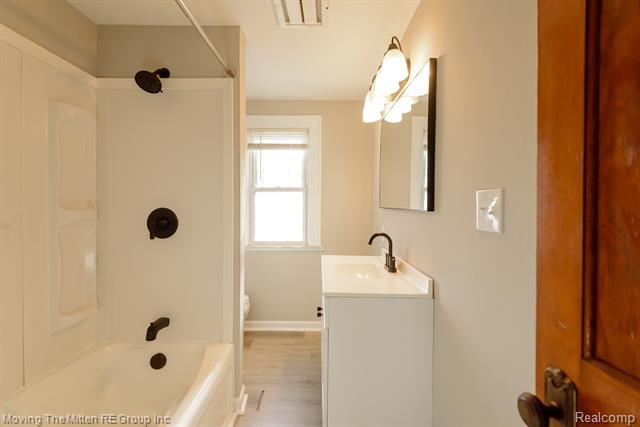 Builiding view twenty five for 329 7Th, Monroe, MI. 48161