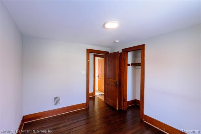 Builiding view twenty nine for 329 7Th, Monroe, MI. 48161