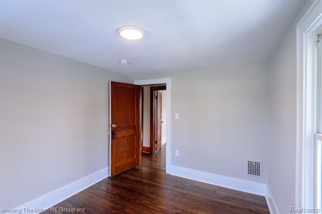 Builiding view twenty two for 329 7Th, Monroe, MI. 48161