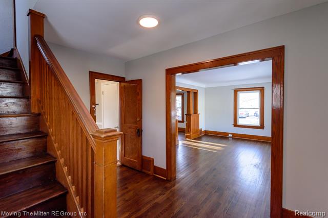 Builiding view two for 329 7Th, Monroe, MI. 48161