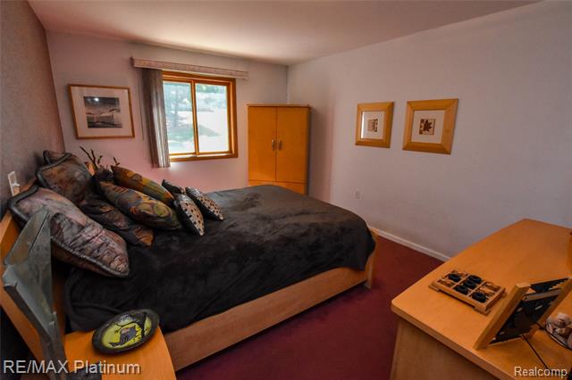 Builiding view fifty one for 5160 Fenton, Fenton, MI. 48430