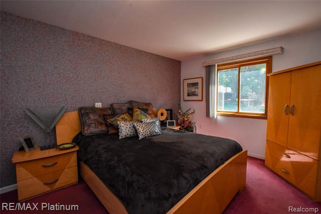 Builiding view fifty two for 5160 Fenton, Fenton, MI. 48430