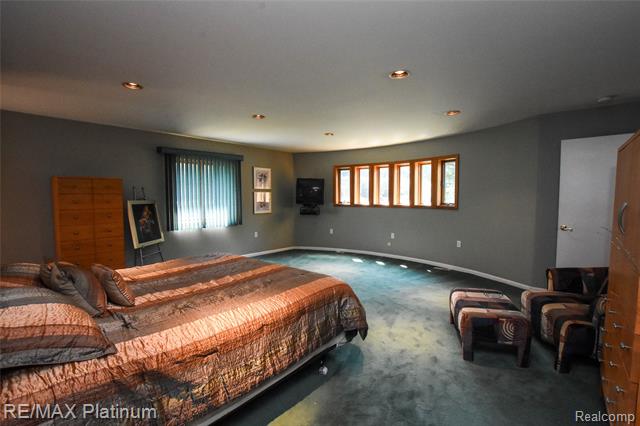 Builiding view forty four for 5160 Fenton, Fenton, MI. 48430