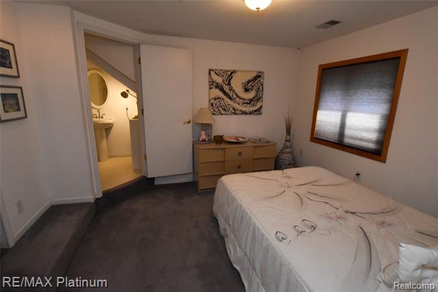 Builiding view forty nine for 5160 Fenton, Fenton, MI. 48430