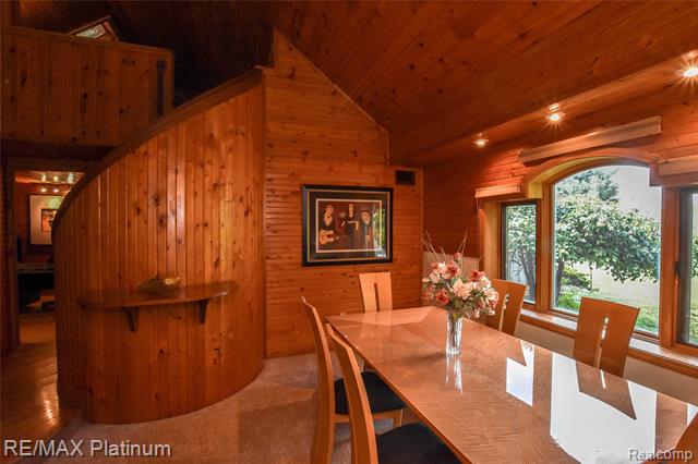 Builiding view forty for 5160 Fenton, Fenton, MI. 48430