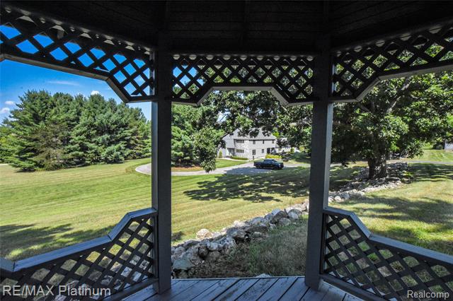 Builiding view sixty three for 5160 Fenton, Fenton, MI. 48430