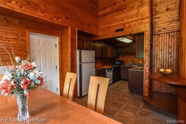 Builiding view thirty seven for 5160 Fenton, Fenton, MI. 48430