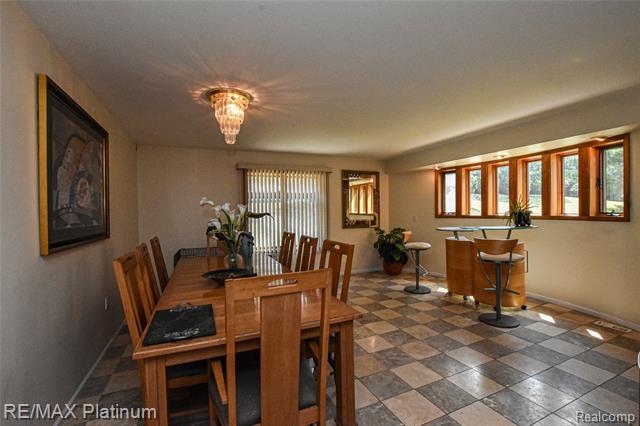 Builiding view twenty one for 5160 Fenton, Fenton, MI. 48430