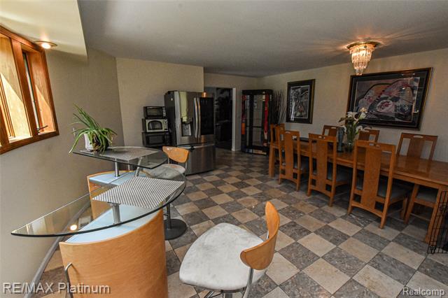 Builiding view twenty two for 5160 Fenton, Fenton, MI. 48430