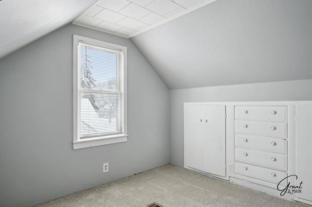 Builiding view eleven for 18724 Greenview, Detroit, MI. 48219