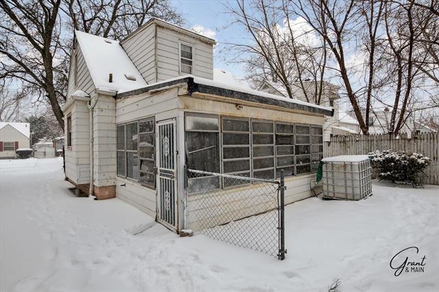 Builiding view fifteen for 18724 Greenview, Detroit, MI. 48219