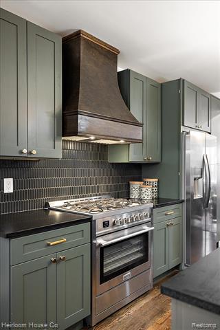 Builiding view fifteen for 3240 Lawrence, Detroit, MI. 48206