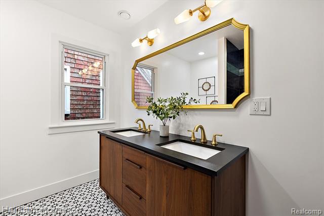 Builiding view fifty six for 3240 Lawrence, Detroit, MI. 48206