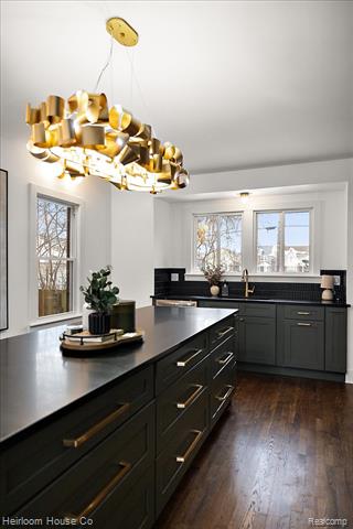 Builiding view fifty two for 3240 Lawrence, Detroit, MI. 48206