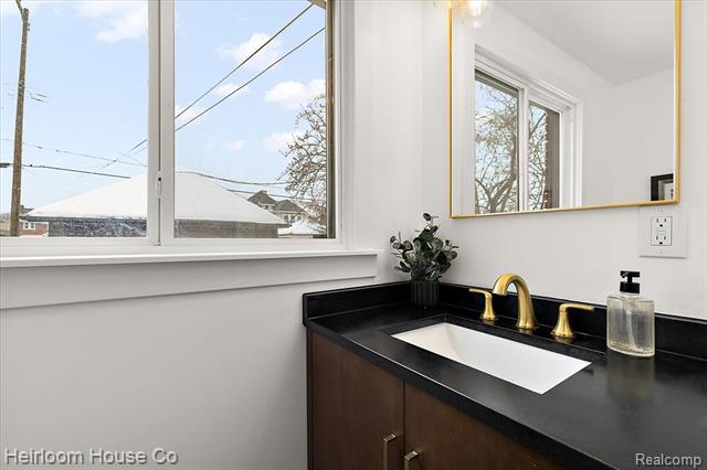 Builiding view forty for 3240 Lawrence, Detroit, MI. 48206