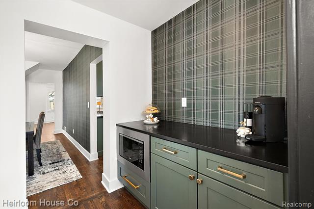 Builiding view four for 3240 Lawrence, Detroit, MI. 48206