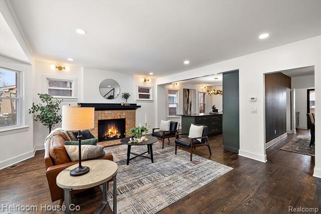 Builiding view one for 3240 Lawrence, Detroit, MI. 48206