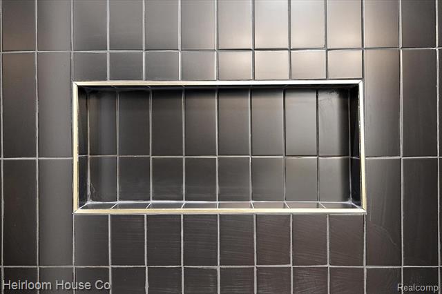 Builiding view seventy seven for 3240 Lawrence, Detroit, MI. 48206