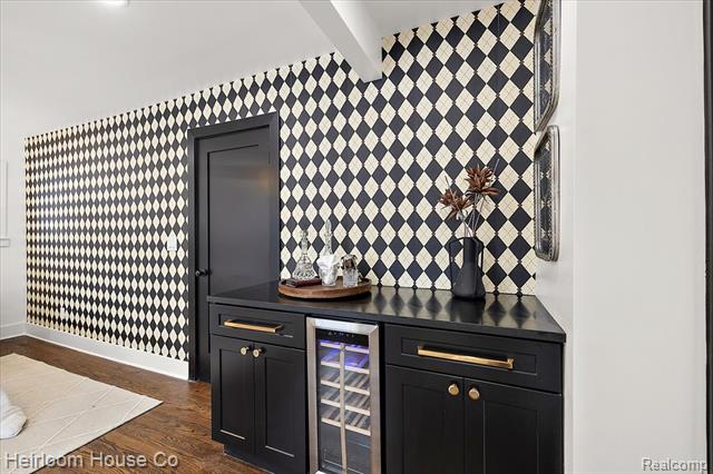 Builiding view seventy three for 3240 Lawrence, Detroit, MI. 48206