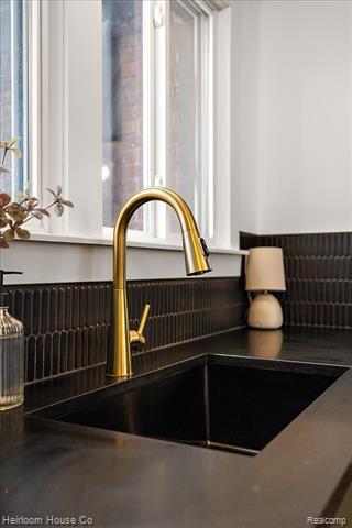 Builiding view sixteen for 3240 Lawrence, Detroit, MI. 48206