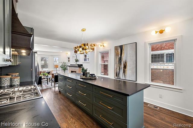 Builiding view sixty seven for 3240 Lawrence, Detroit, MI. 48206