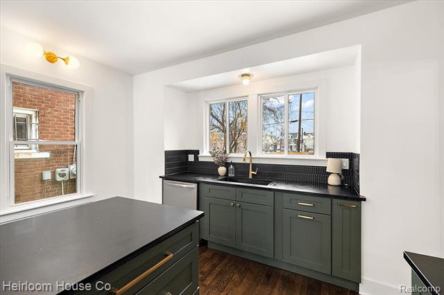 Builiding view sixty six for 3240 Lawrence, Detroit, MI. 48206