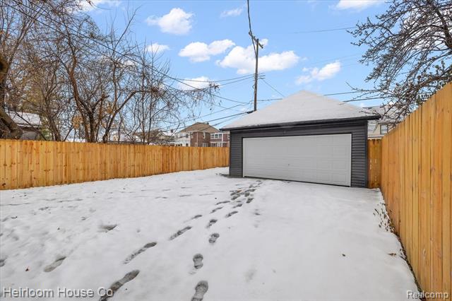 Builiding view sixty three for 3240 Lawrence, Detroit, MI. 48206