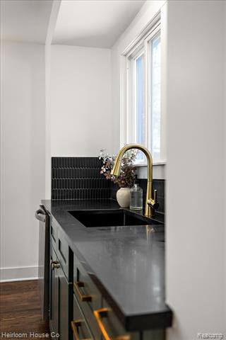 Builiding view thirteen for 3240 Lawrence, Detroit, MI. 48206