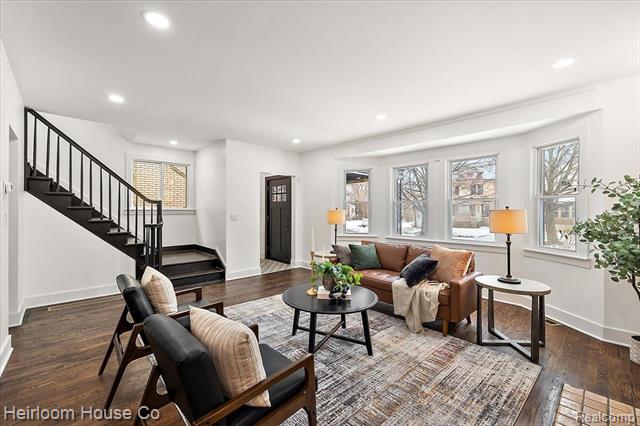 Builiding view thirty eight for 3240 Lawrence, Detroit, MI. 48206