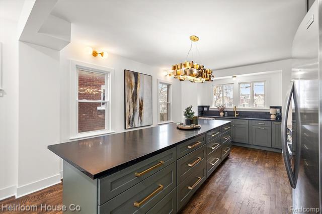 Builiding view thirty four for 3240 Lawrence, Detroit, MI. 48206