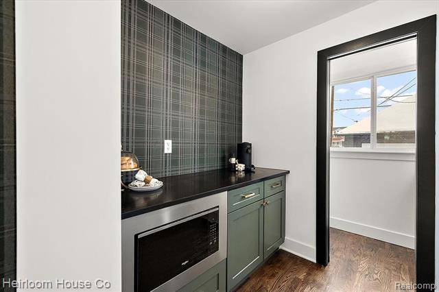 Builiding view thirty nine for 3240 Lawrence, Detroit, MI. 48206