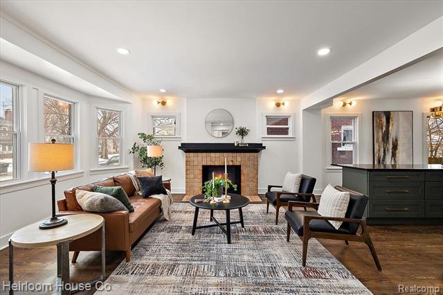 Builiding view thirty seven for 3240 Lawrence, Detroit, MI. 48206