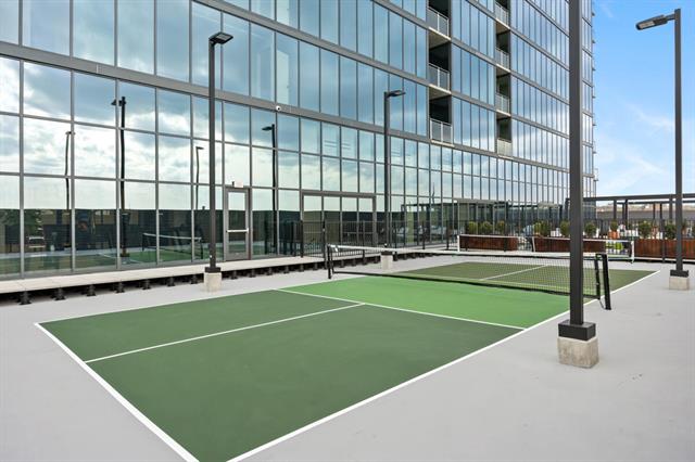 Builiding view seventeen for 144 Oakes, Grand Rapids, MI. 49503