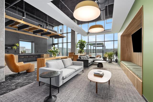 Builiding view thirty seven for 144 Oakes, Grand Rapids, MI. 49503