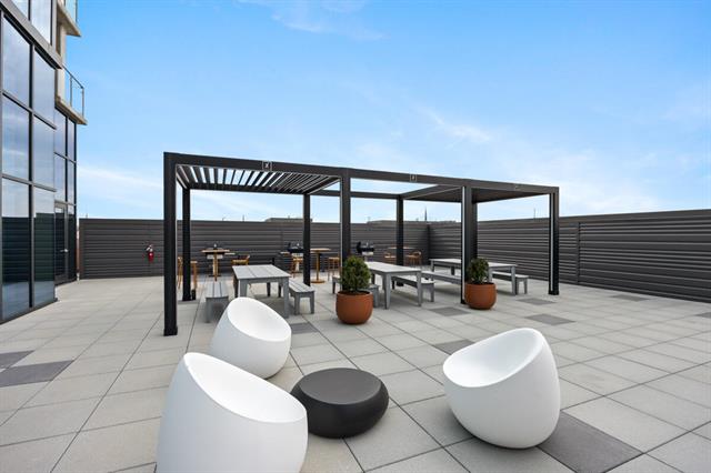 Builiding view twenty four for 144 Oakes, Grand Rapids, MI. 49503