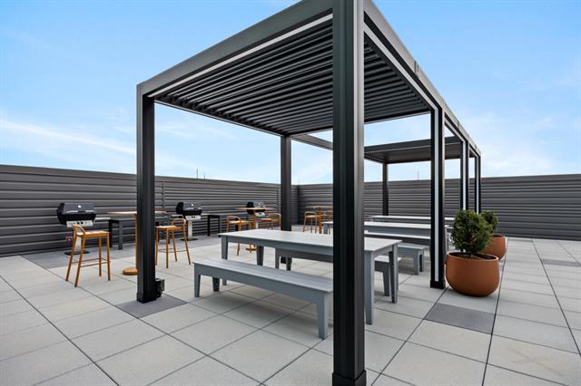 Builiding view twenty six for 144 Oakes, Grand Rapids, MI. 49503