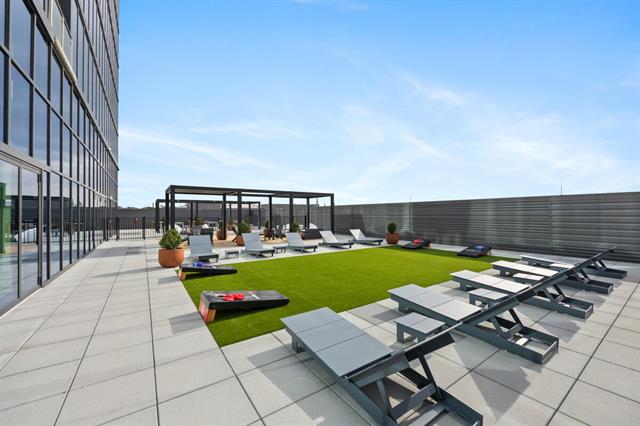 Builiding view twenty for 144 Oakes, Grand Rapids, MI. 49503